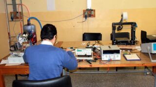 Realisation prototype respirateur artificiel equipe pluridisciplinaire enseignants chercheurs Universite Bejaia 20 Avril 2020 18