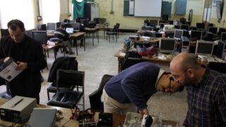 Realisation prototype respirateur artificiel equipe pluridisciplinaire enseignants chercheurs Universite Bejaia 20 Avril 2020 30