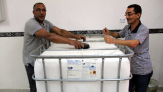 Distribution Gel Hydroalcoolique sous direction des moyens et de la maintenance universite de Bejaia 06