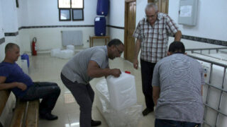 Distribution Gel Hydroalcoolique sous direction des moyens et de la maintenance universite de Bejaia 17