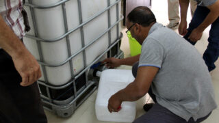 Distribution Gel Hydroalcoolique sous direction des moyens et de la maintenance universite de Bejaia 23