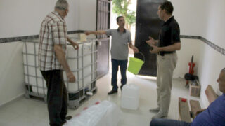 Distribution Gel Hydroalcoolique sous direction des moyens et de la maintenance universite de Bejaia 34