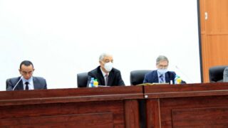 Installation officielle du Pr TARI Abdelkamel, directeur de l'ESTIN 5 Installation du Pr TARI Abdelkamel Directeur ESTIN Bejaia 30 Novembre 2020 008