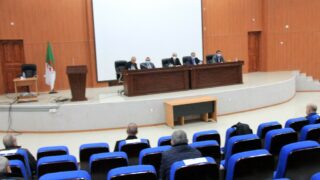 Installation officielle du Pr TARI Abdelkamel, directeur de l'ESTIN 61 Installation du Pr TARI Abdelkamel Directeur ESTIN Bejaia 30 Novembre 2020 064