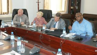 Signature convention entre universite Bejaia et l universite d Evry 22 octobre 2013 picture 0049