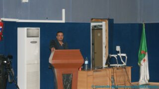 Photos prises lors des communications animée par Dr Abdelaziz Franck BOUGAHAM, Pr Riad MOULAI 4 Photos prise lors des communications animee par Dr Abdelaziz Franck BOUGAHAM Pr Riad MOULAI 25 mai 2015 004