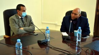Installation du Professeur AOUDIA Sofiane, nouveau Doyen de la Faculté des Sciences Exactes 61 De gauche à droite: Le Pr BOUDA Ahmed, recteur de l’université de Bejaia, Pr BOUKERROUI Abdelhamid, Ex doyen de la faculté des sciences exactes.