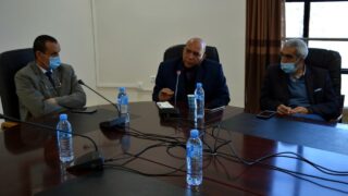 Installation du Professeur AOUDIA Sofiane, nouveau Doyen de la Faculté des Sciences Exactes 60 de gauche à droite: Le Pr BOUDA Ahmed, recteur de l’université de Bejaia, Pr BOUKERROUI Abdelhamid, Ex doyen de la faculté des sciences exactes et le Pr Sadeddine Abdelhamid, vice recteur du développement, de la prospective et de l’orientation