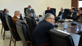 Installation du Professeur AOUDIA Sofiane, nouveau Doyen de la Faculté des Sciences Exactes 51 Installation du Professeur AOUDIA Sofiane nouveau Doyen de la Faculté des Sciences Exactes en remplacement du Professeur BOUKERROUI Abdelhamid, au niveau de la salle des réunions du rectorat, étaient présents le recteur, les vices recteur, les différents doyens des facultés et le SG de l’université . Date: le 11 février 2021