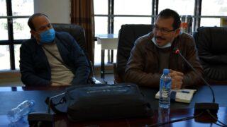 Installation du Professeur AOUDIA Sofiane, nouveau Doyen de la Faculté des Sciences Exactes 39 de gauche à droite: Pr BEY Said, Vice recteur de la Formation Supérieure du Premier et Deuxième Cycles, la Formation Continue et les Diplômes, et la Formation Supérieure de Graduation et le Pr IDJDARENE Kassa Vice Recteur de la Formation Supérieure de Troisième Cycle, l’Habilitation Universitaire, la Recherche Scientifique et la Formation Supérieure de Post-Graduation