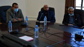 Installation du Professeur AOUDIA Sofiane, nouveau Doyen de la Faculté des Sciences Exactes 38 de gauche à droite: Le Pr BOUDA Ahmed, recteur de l'université de Bejaia, Pr BOUKERROUI Abdelhamid, Ex doyen de la faculté des sciences exactes et le Pr Sadeddine Abdelhamid, vice recteur du développement, de la prospective et de l’orientation