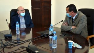 Installation du Professeur AOUDIA Sofiane, nouveau Doyen de la Faculté des Sciences Exactes 23 Pr AOUDIA Sofiane, doyen de la faculté des sciences exactes, en compagnie du Pr BOUDA Ahmed, recteur de l'université de Bejaia