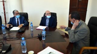 Installation du Professeur AOUDIA Sofiane, nouveau Doyen de la Faculté des Sciences Exactes 13 Pr AOUDIA Sofiane, doyen de la faculté des sciences exactes, en compagnie du BOUKERROU Mouloud, SG de l'université de Bejaia et le Pr BOUDA Ahmed, recteur de l'université de Bejaia