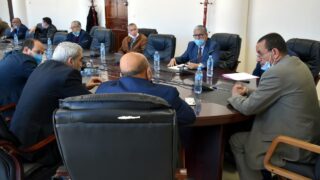 Installation du Professeur AOUDIA Sofiane, nouveau Doyen de la Faculté des Sciences Exactes 7 Installation du Professeur AOUDIA Sofiane nouveau Doyen de la Faculté des Sciences Exactes en remplacement du Professeur BOUKERROUI Abdelhamid, au niveau de la salle des réunions du rectorat, étaient présents le recteur, les vices recteur, les différents doyens des facultés et le SG de l’université . Date: le 11 février 2021