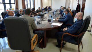 Installation du Professeur AOUDIA Sofiane, nouveau Doyen de la Faculté des Sciences Exactes 5 Installation du Professeur AOUDIA Sofiane nouveau Doyen de la Faculté des Sciences Exactes en remplacement du Professeur BOUKERROUI Abdelhamid, au niveau de la salle des réunions du rectorat, étaient présents le recteur, les vices recteur, les différents doyens des facultés et le SG de l’université . Date: le 11 février 2021