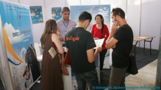 Rencontre universite entreprises salon de l emploi 30 septembre 2015 126