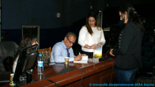 Photos prises lors de la conference animee par Mr Rachid AMOUKRANE le 26 octobre 2015 070