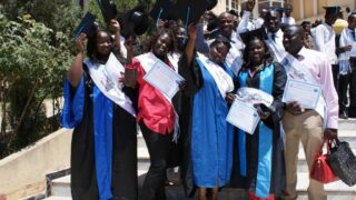 Remise attestation d honneur laureats etrangers juillet 2013 picture 0001