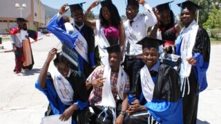 Remise attestation d honneur laureats etrangers juillet 2013 picture 0003