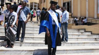 Remise attestation d honneur laureats etrangers juillet 2013 picture 0007