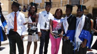 Remise attestation d honneur laureats etrangers juillet 2013 picture 0008