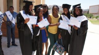 Remise attestation d honneur laureats etrangers juillet 2013 picture 0013