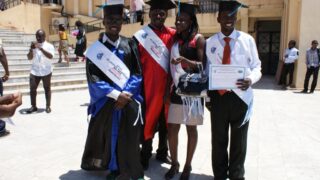 Remise attestation d honneur laureats etrangers juillet 2013 picture 0016