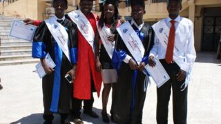 Remise attestation d honneur laureats etrangers juillet 2013 picture 0017