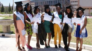 Remise attestation d honneur laureats etrangers juillet 2013 picture 0019