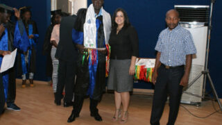 ceremonie remise attestation aux laureats etrangers annee 2013 picture 0002