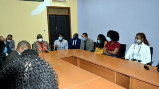 Visite de travail de son Excellence lAmbassadeur du Mozambique en Algerie M CARVALHO MUARIA a luniversite de Bejaia le 16 04 20 05