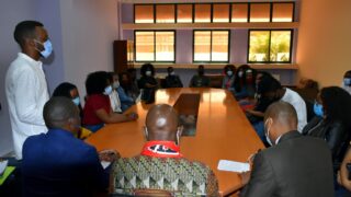 Visite de travail de son Excellence lAmbassadeur du Mozambique en Algerie M CARVALHO MUARIA a luniversite de Bejaia le 16 04 20 31