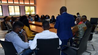 Visite de travail de son Excellence lAmbassadeur du Mozambique en Algerie M CARVALHO MUARIA a luniversite de Bejaia le 16 04 20 48