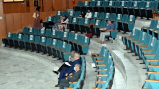 : إشكالات التنفيذ على المنقول (عبر تقنية التحاضر المرئي عن بعد) 19 Journee etude sur les difficultes d execution en matiere mobiliere Faculte Droit Universite Bejaia 19 mai 2021 19