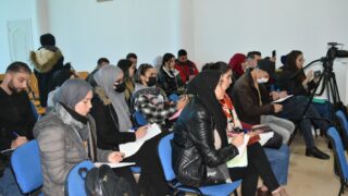 Conference debat avec Mme Hanifa MOSTEFAI dite Foufa 14 12 202112