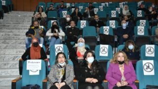 Ceremonie de remise des prix aux laureats de l annee universitaire 2020 2021 lundi 21 fevrier 2022038