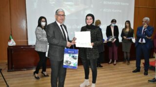 Ceremonie de remise des prix aux laureats de l annee universitaire 2020 2021 lundi 21 fevrier 2022079