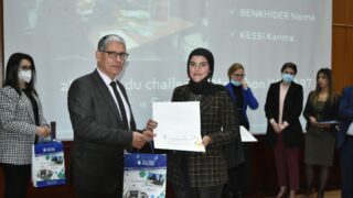 Ceremonie de remise des prix aux laureats de l annee universitaire 2020 2021 lundi 21 fevrier 2022080