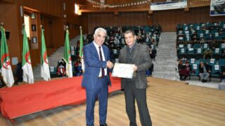 Ceremonie de remise des prix aux laureats de l annee universitaire 2020 2021 lundi 21 fevrier 2022096