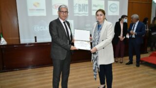 Ceremonie de remise des prix aux laureats de l annee universitaire 2020 2021 lundi 21 fevrier 2022098