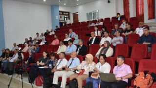 la 8 ème réunion des partenaires du consortium ESAGOV. 7 lancement de latelier sur le pilotage du projet d etablissement et la 8eme reunion des partenaires du consortium ESAGOV du 07 a 46