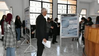 Séance Posters Présenté par les Étudiants Master 2 du Département BPC. 73 Seance posters presente par les etudiants master 2 du departement BPC dans le cadre du module d analyses d articles anglais sci