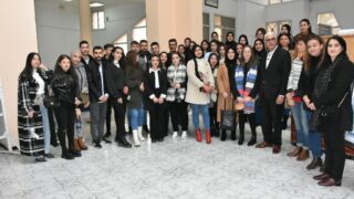 Séance Posters Présenté par les Étudiants Master 2 du Département BPC. 81 Seance posters presente par les etudiants master 2 du departement BPC dans le cadre du module d analyses d articles anglais sci 103