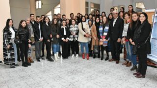 Séance Posters Présenté par les Étudiants Master 2 du Département BPC. 82 Seance posters presente par les etudiants master 2 du departement BPC dans le cadre du module d analyses d articles anglais sci 104