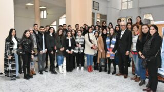 Séance Posters Présenté par les Étudiants Master 2 du Département BPC. 83 Seance posters presente par les etudiants master 2 du departement BPC dans le cadre du module d analyses d articles anglais sci 105