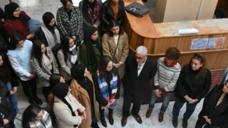 Séance Posters Présenté par les Étudiants Master 2 du Département BPC. 97 Seance posters presente par les etudiants master 2 du departement BPC dans le cadre du module d analyses d articles anglais sci 123