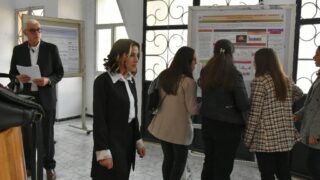 Séance Posters Présenté par les Étudiants Master 2 du Département BPC. 12 Seance posters presente par les etudiants master 2 du departement BPC dans le cadre du module d analyses d articles anglais sci 20