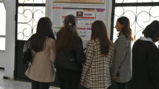 Séance Posters Présenté par les Étudiants Master 2 du Département BPC. 13 Seance posters presente par les etudiants master 2 du departement BPC dans le cadre du module d analyses d articles anglais sci 21