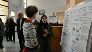 Séance Posters Présenté par les Étudiants Master 2 du Département BPC. 23 Seance posters presente par les etudiants master 2 du departement BPC dans le cadre du module d analyses d articles anglais sci 32