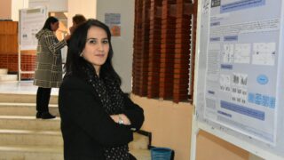 Séance Posters Présenté par les Étudiants Master 2 du Département BPC. 41 Seance posters presente par les etudiants master 2 du departement BPC dans le cadre du module d analyses d articles anglais sci 53